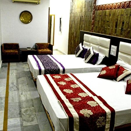 Kaveri Hotel And Restaurant Yamuna Nagar Exterior photo
