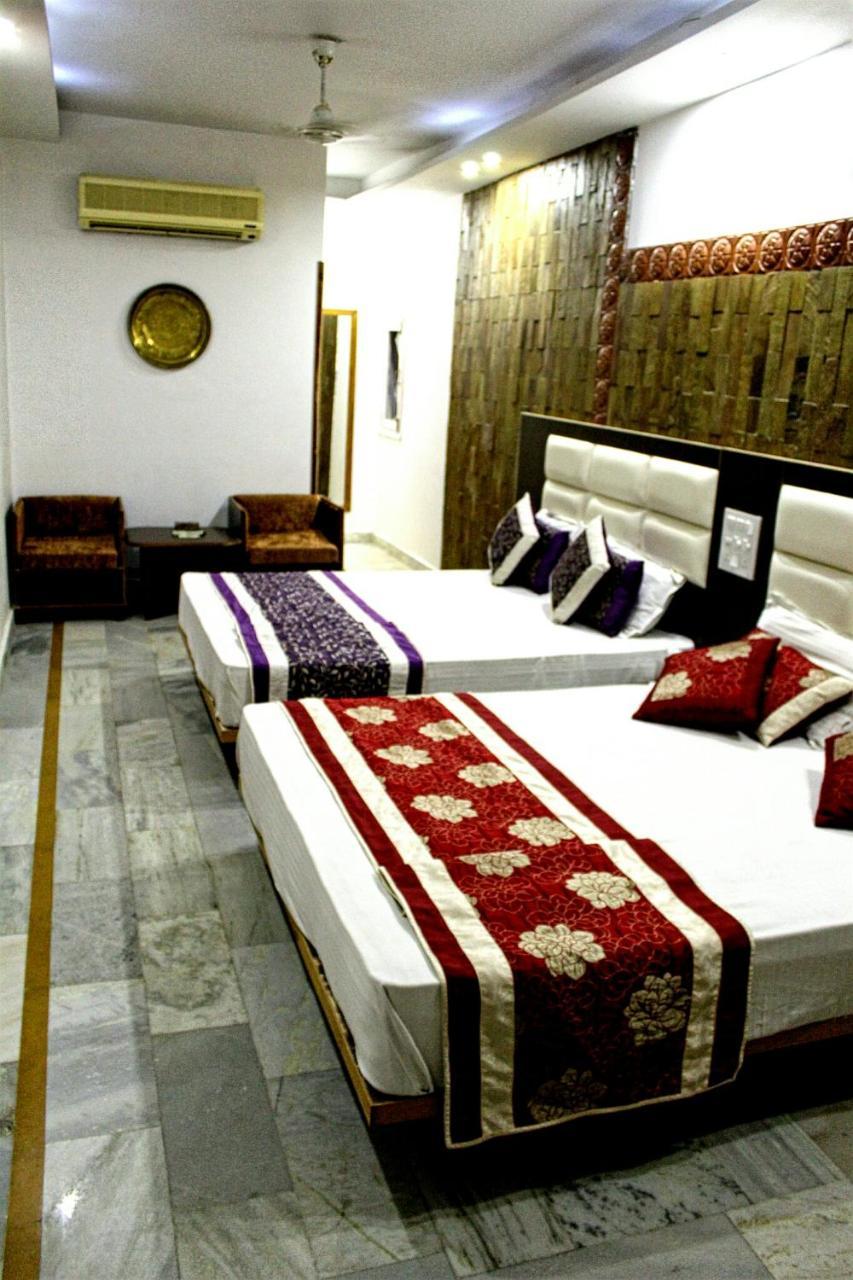 Kaveri Hotel And Restaurant Yamuna Nagar Exterior photo